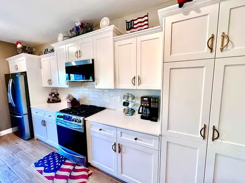 Kitchen - 365 Sunset Dr S, Madera, CA 93636 photo 9 of 11