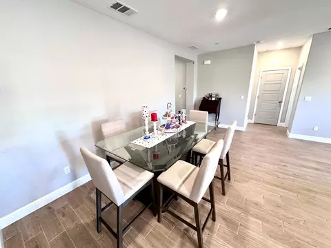 Dining - 365 Sunset Dr S, Madera, CA 93636 photo 2 of 4