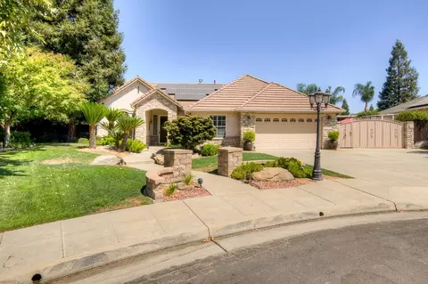 Exterior - 2855 Richert Ave, Clovis, CA 93611 photo 2 of 12