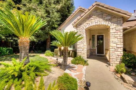 Exterior - 2855 Richert Ave, Clovis, CA 93611 photo 4 of 12