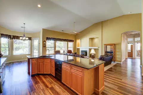 Kitchen - 2855 Richert Ave, Clovis, CA 93611 photo 4 of 5