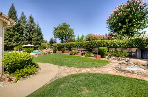 Exterior - 2855 Richert Ave, Clovis, CA 93611 photo 10 of 12
