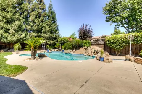Exterior - 2855 Richert Ave, Clovis, CA 93611 photo 9 of 12