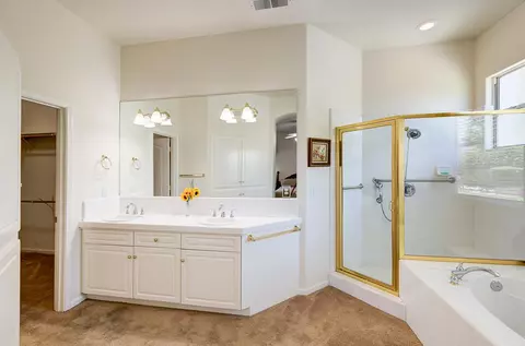 Bath - 2855 Richert Ave, Clovis, CA 93611 photo 1 of 2