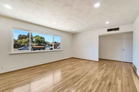 Living - 880 I St, Parlier, CA 93648 photo 4 of 4