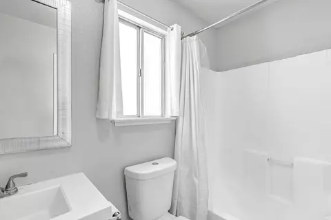 Bath - 12511 A, Biola, CA 93606 photo 1 of 1