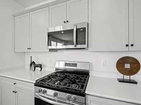 Kitchen - 4225 Hampton Way, Clovis, CA 93619 photo 7 of 7