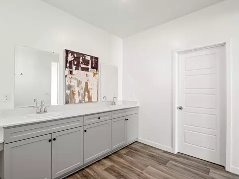 Bath - 4225 Hampton Way, Clovis, CA 93619 photo 8 of 8