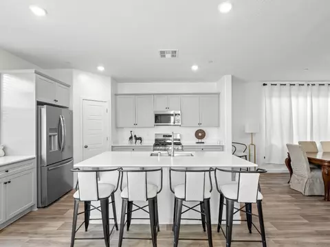 Kitchen - 4225 Hampton Way, Clovis, CA 93619 photo 2 of 7
