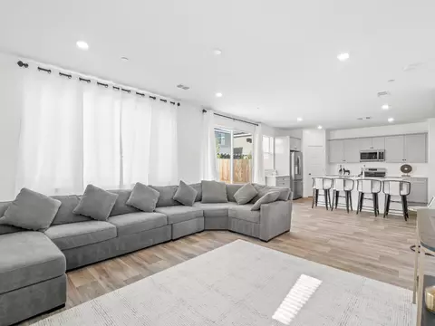 Living - 4225 Hampton Way, Clovis, CA 93619 photo 1 of 6