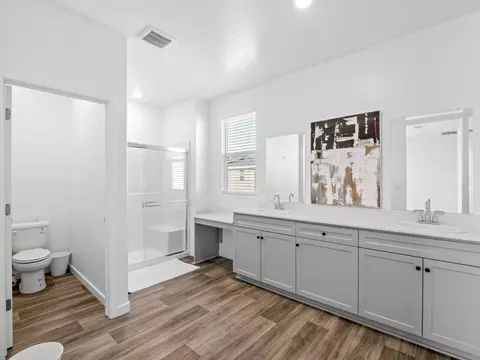Bath - 4225 Hampton Way, Clovis, CA 93619 photo 6 of 8