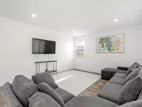 Living - 4225 Hampton Way, Clovis, CA 93619 photo 4 of 6