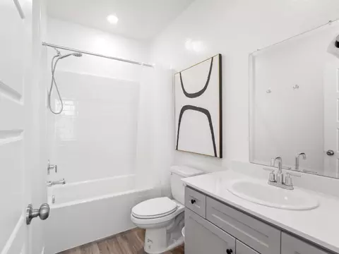 Bath - 4225 Hampton Way, Clovis, CA 93619 photo 3 of 8