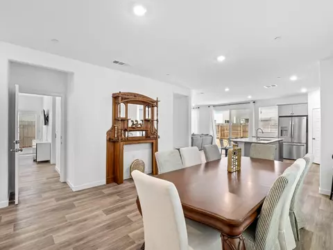 Dining - 4225 Hampton Way, Clovis, CA 93619 photo 2 of 3
