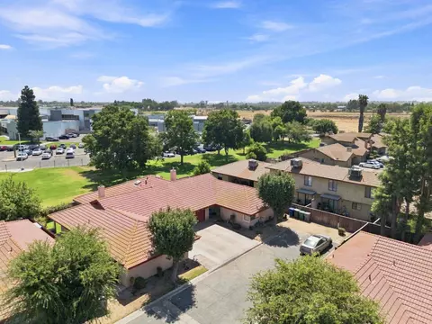 View/Area - 933 Barnett Way, Madera, CA 93637 photo 1 of 14
