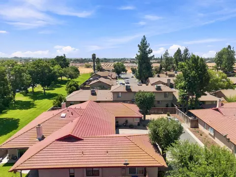 View/Area - 933 Barnett Way, Madera, CA 93637 photo 3 of 14
