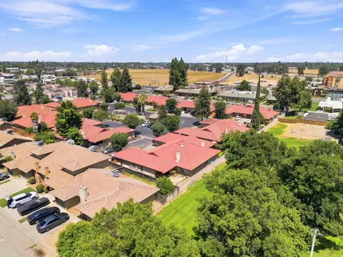 View/Area - 933 Barnett Way, Madera, CA 93637 photo 11 of 14