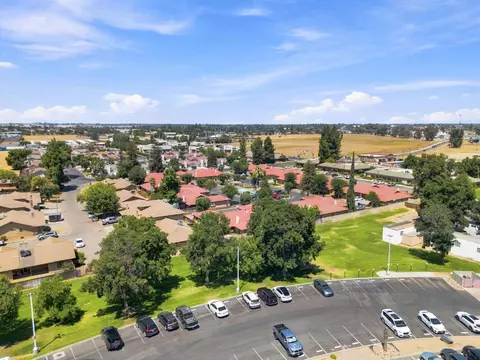View/Area - 933 Barnett Way, Madera, CA 93637 photo 10 of 14
