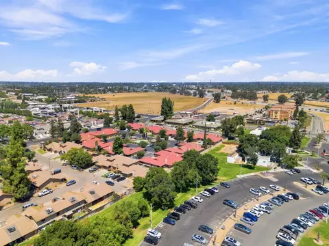 View/Area - 933 Barnett Way, Madera, CA 93637 photo 9 of 14