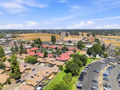 View/Area - 933 Barnett Way, Madera, CA 93637 photo 8 of 14