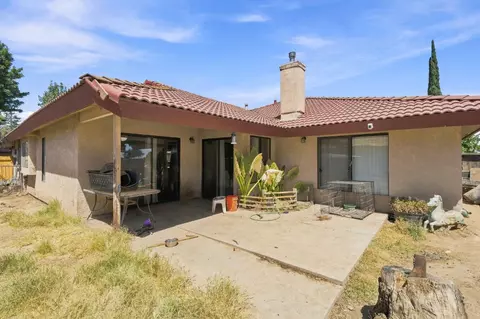 Exterior - 933 Barnett Way, Madera, CA 93637 photo 6 of 7