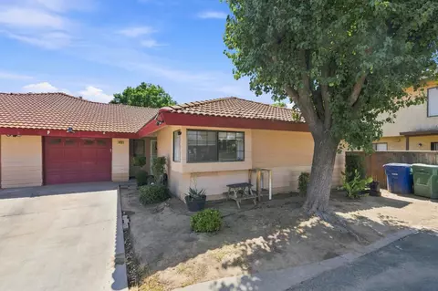 Exterior - 933 Barnett Way, Madera, CA 93637 photo 2 of 7