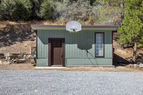 33086 Linson Rd, Tollhouse, CA 93667 photo 4