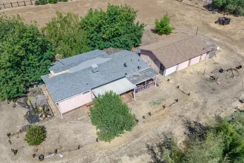 12752 N Robinson Ave, Sanger, CA 93657 photo 3