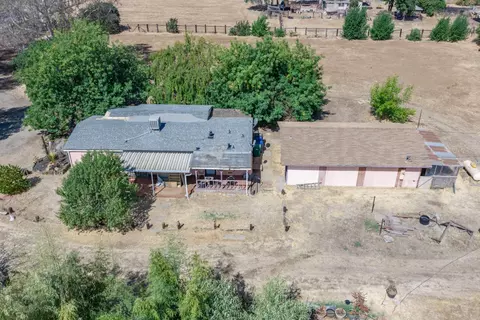12752 N Robinson Ave, Sanger, CA 93657 photo 4