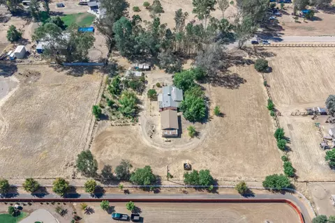 12752 N Robinson Ave, Sanger, CA 93657 photo 7
