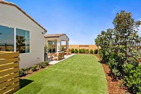 Exterior - 740 Solar Ln, Clovis, CA 93619 photo 3 of 12