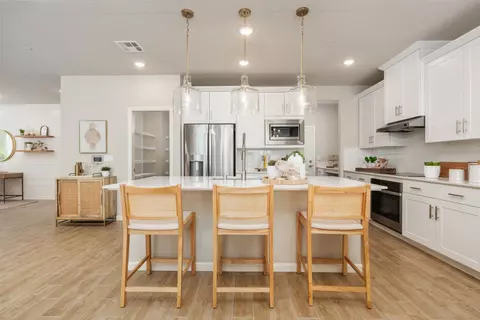 Kitchen - 740 Solar Ln, Clovis, CA 93619 photo 4 of 5