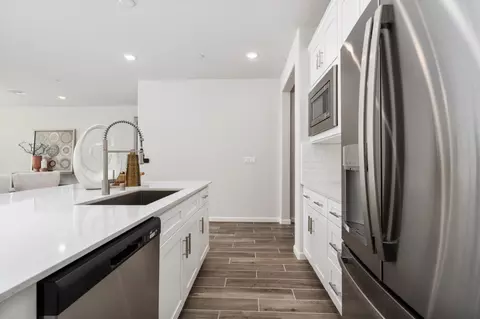 Kitchen - 708 Solar Ln, Clovis, CA 93619 photo 6 of 12