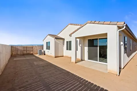 Exterior - 708 Solar Ln, Clovis, CA 93619 photo 2 of 6