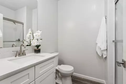 Bath - 708 Solar Ln, Clovis, CA 93619 photo 2 of 5