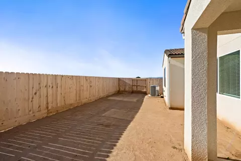Exterior - 708 Solar Ln, Clovis, CA 93619 photo 6 of 6
