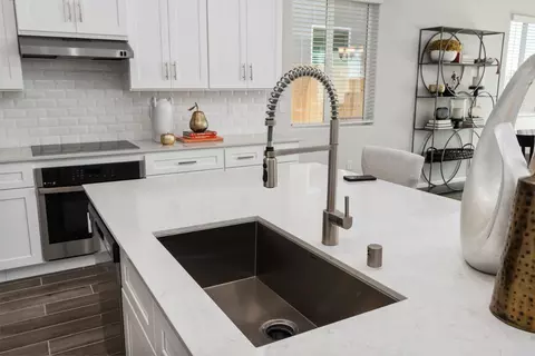 Kitchen - 708 Solar Ln, Clovis, CA 93619 photo 12 of 12