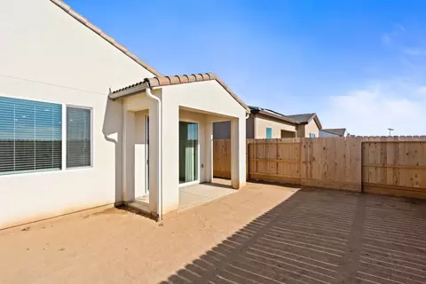 Exterior - 708 Solar Ln, Clovis, CA 93619 photo 5 of 6