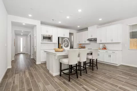 Entry Way - 708 Solar Ln, Clovis, CA 93619 photo 5 of 6