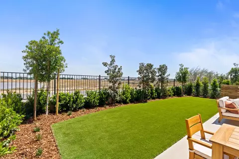 Exterior - 692 Solar Ln, Clovis, CA 93619 photo 6 of 12