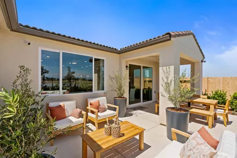Exterior - 692 Solar Ln, Clovis, CA 93619 photo 8 of 12