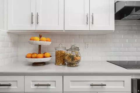 Kitchen - 676 Solar Ln, Clovis, CA 93619 photo 7 of 12