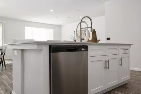 Kitchen - 676 Solar Ln, Clovis, CA 93619 photo 9 of 12