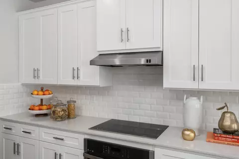 Kitchen - 676 Solar Ln, Clovis, CA 93619 photo 10 of 12
