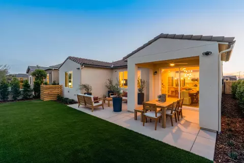 Exterior - 644 Solar Ln, Clovis, CA 93619 photo 10 of 12