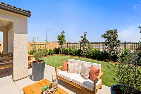 Exterior - 644 Solar Ln, Clovis, CA 93619 photo 9 of 12