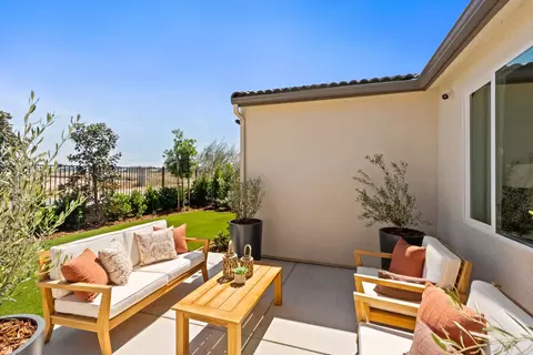 Exterior - 644 Solar Ln, Clovis, CA 93619 photo 7 of 12