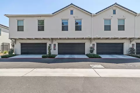 Exterior - 464 W Balsam Ln, Clovis, CA 93611 photo 2 of 2