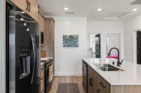 Kitchen - 464 W Balsam Ln, Clovis, CA 93611 photo 4 of 4