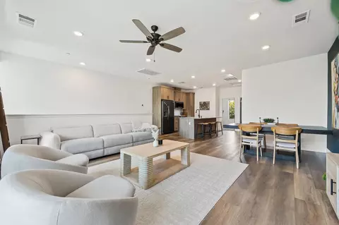 Living - 464 W Balsam Ln, Clovis, CA 93611 photo 3 of 4